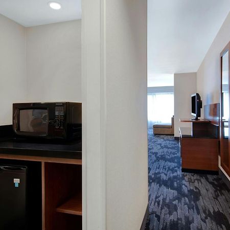 Fairfield Inn And Suites By Marriott Rochester West/Greece Exterior photo